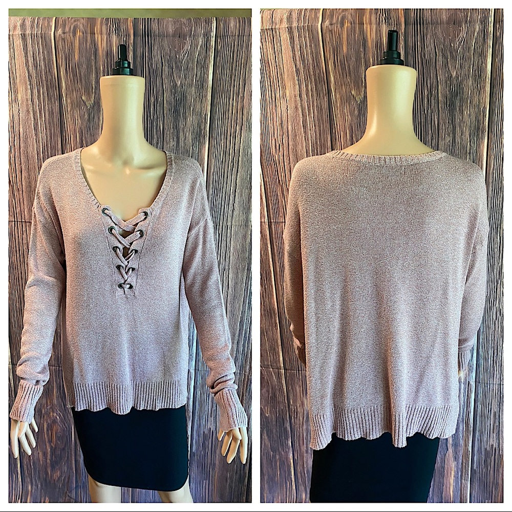 American Eagle Outfitters size medium pale rose pink knit lace up boho